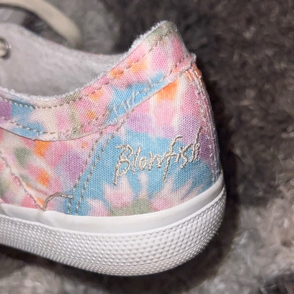 NWOT Tie Dye Blowfish Shoes 5.5 - Picture 4 of 5